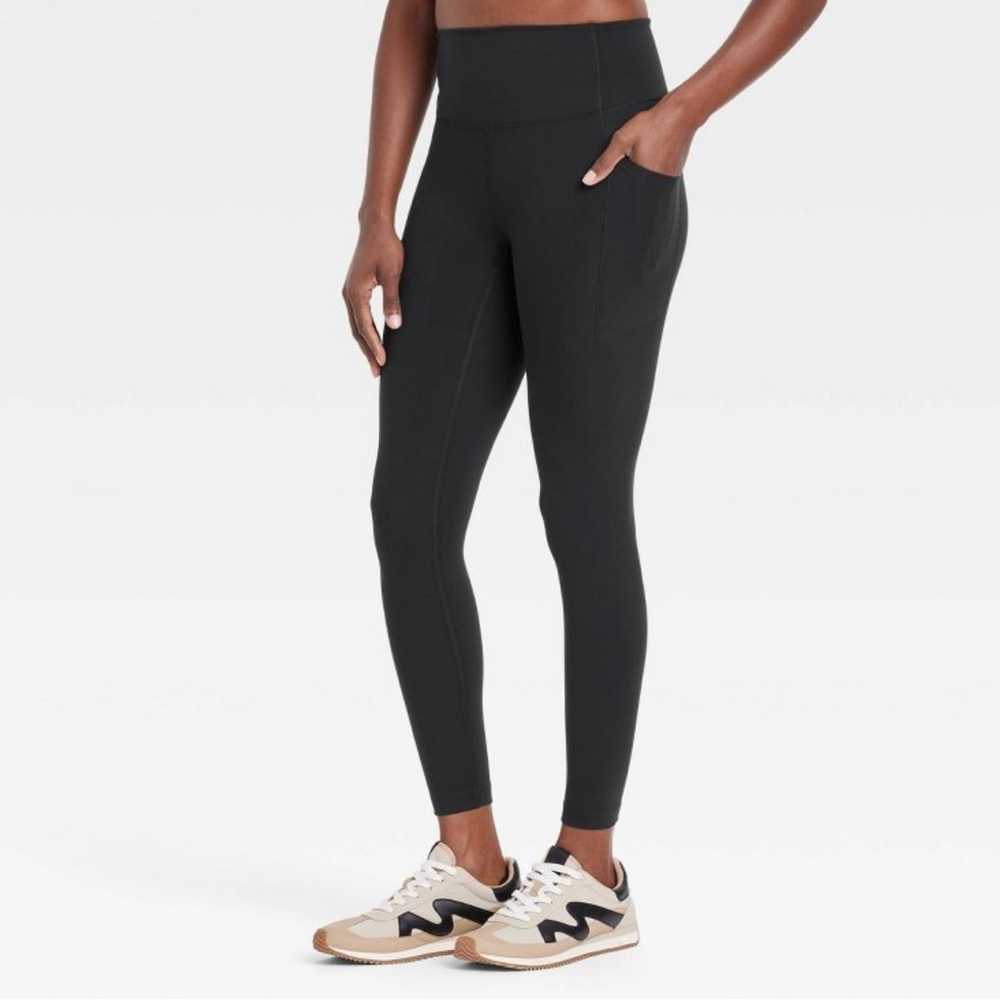 All in Motion Sculpted Stream Line Leggings NWT